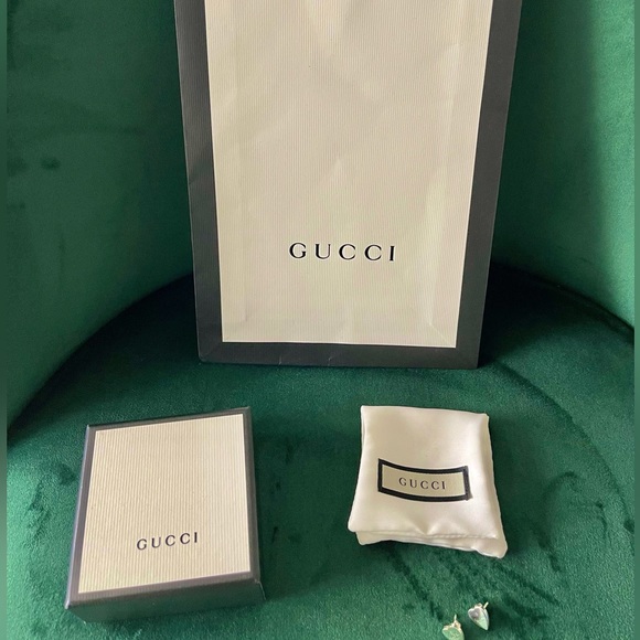 Gucci Heart Shaped Silver Earrings - Picture 5 of 7